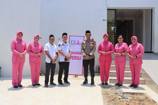 
 Peduli Fasilitas Umum, Polres Bone dan Bhayangkari Revitalisasi Sumur Bor Masjid Tafadal