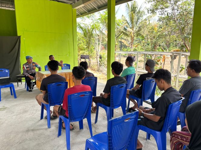 
 Polsek Barebbo Hadiri Kegiatan Penyuluhan Hukum kepada Pemuda dan Masyarakat Desa Kajaolaliddong