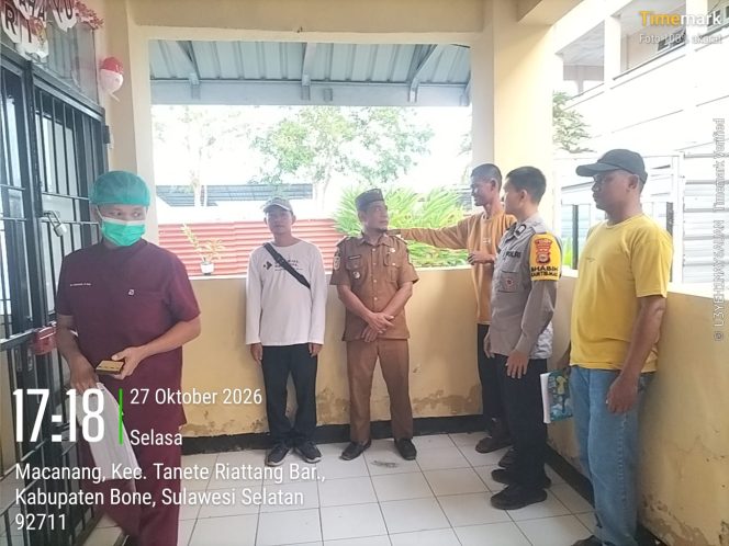 
 Bhabinkamtibmas Brigadir Muhammad Reza Hasan Dampingi Warga yang Diduga ODGJ ke Rumah Sakit untuk Mendapatkan Perawatan