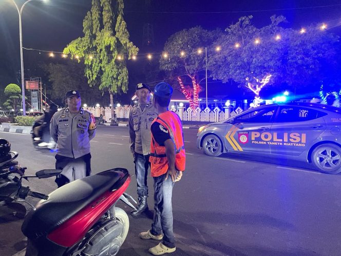 
 Patroli Blue Light hingga Malam, Polsek Tanete Riattang Ingatkan Remaja Jauhi Balap Liar dan Tawuran