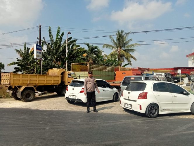 
 Jaga Kelancaran dan Keamanan, Polsek Tanete Riattang Siaga di Sejumlah SPBU