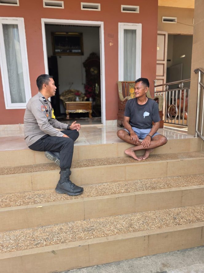 
 Menjemput Aspirasi dari Lingkungan Warga, Bhabinkamtibmas Aktif Laksanakan DDS
